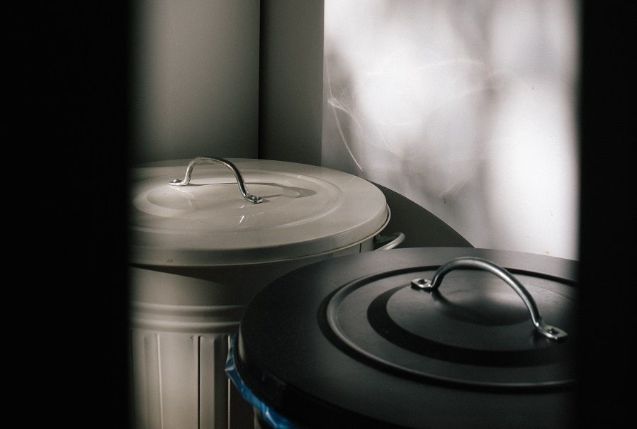 Poubelles pour mettre en place le tri sélectif au bureau