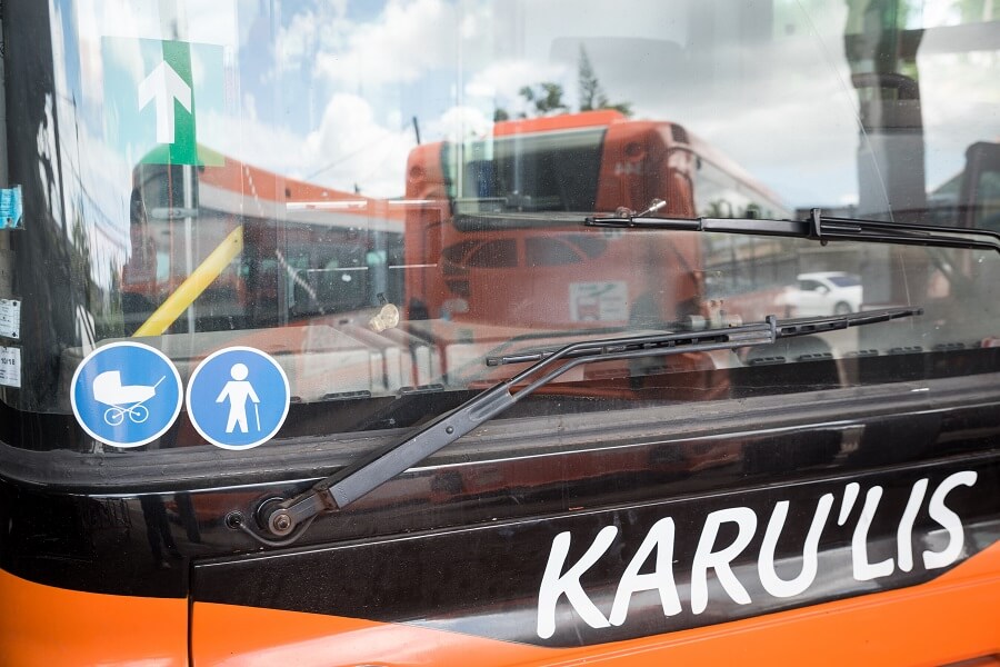 Bus Karu'lis, dont le réseau est en partie géré par la STAC