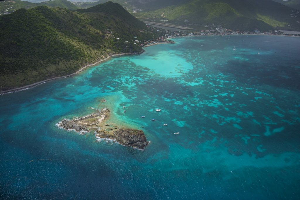 Vue aérienne de Grand Case à Saint-Martin 