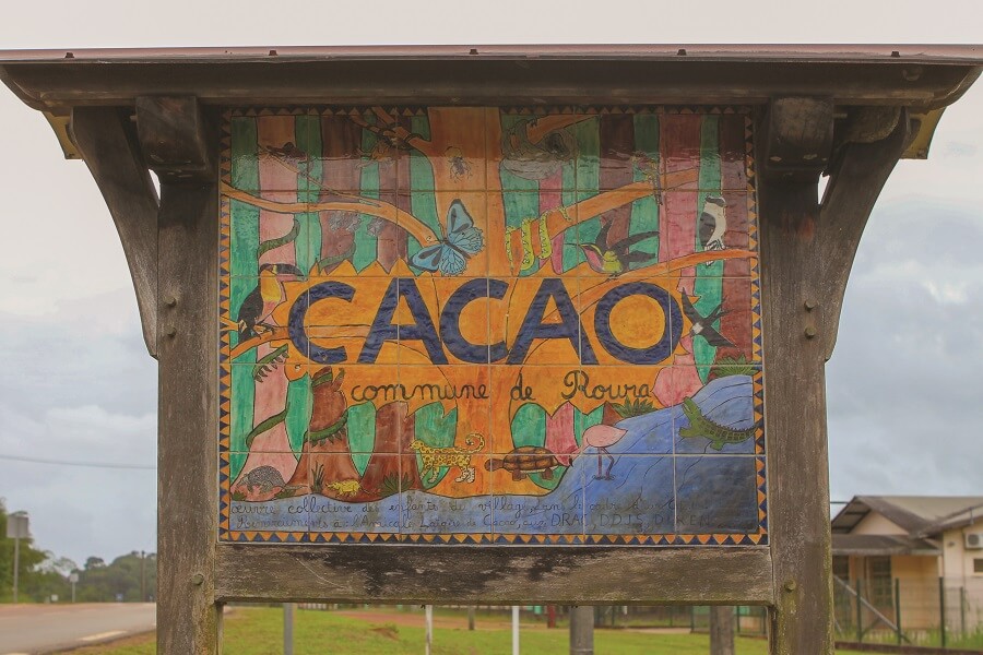 Entrée du marché de Roura en Guyane 