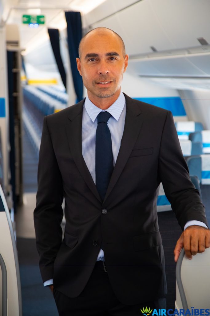 Yoann Paulin dans un avion d'Air Caraibes