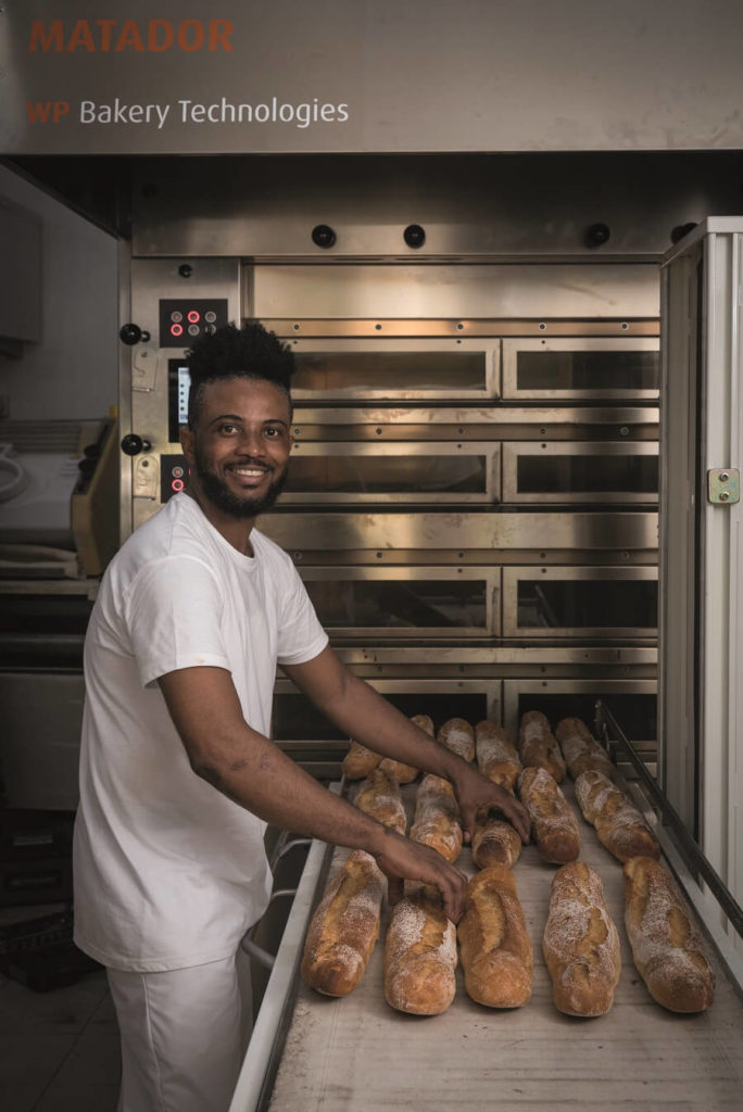 préparation du pain à Baguet Shop en Guadeloupe