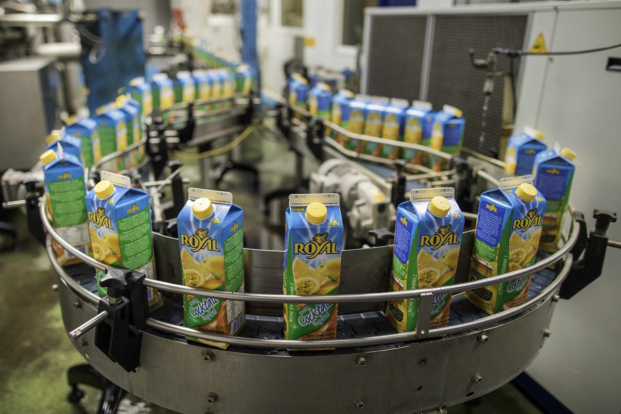 Embouteillage de jus de fruits locaux - Denel - Martinique