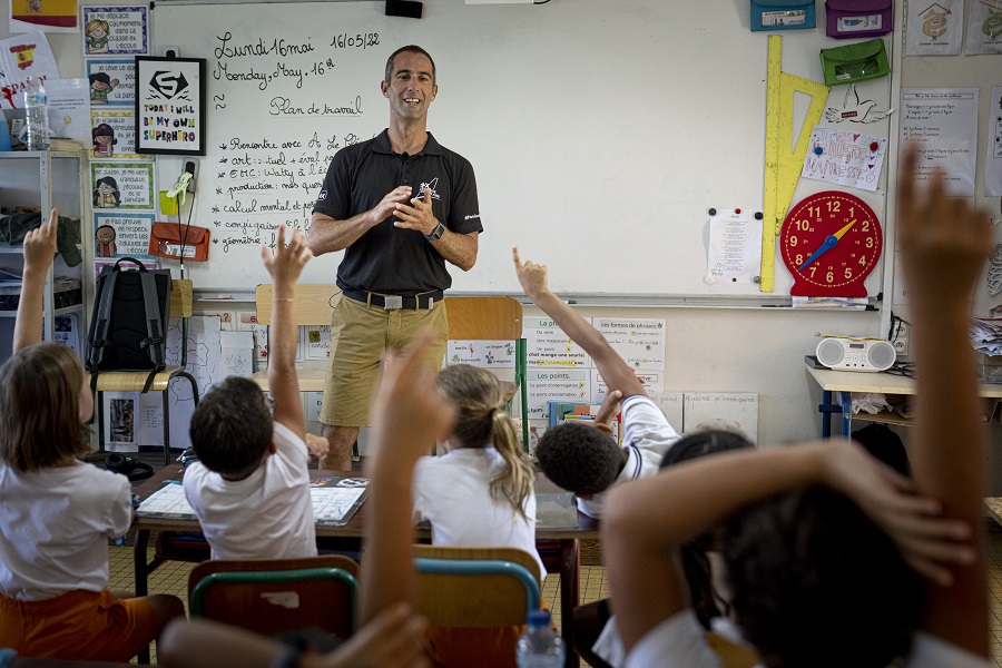 Armel Le Cléac'h à l'école de Massabielle - Guadeloupe