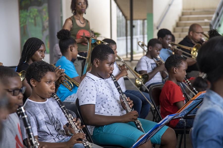 Cours de musique pour enfants - projet Démos Guadeloupe