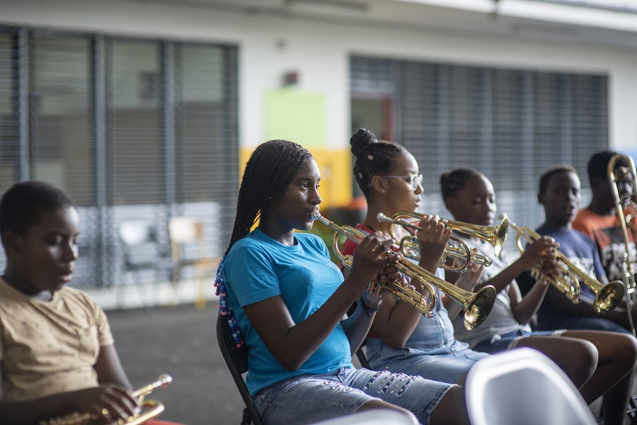 Cours de musique dans le cadre du projet Démos Guadeloupe
