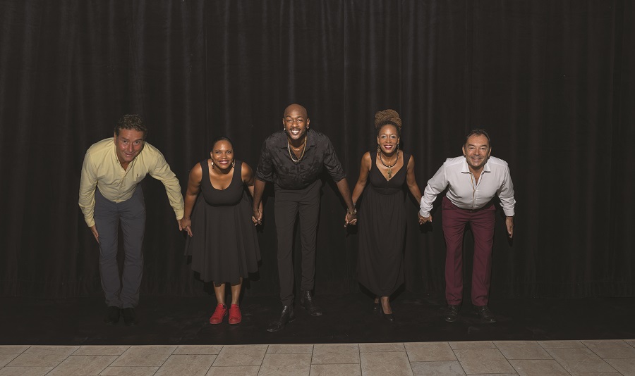 La troupe de Martinique de El Lobo Bueno