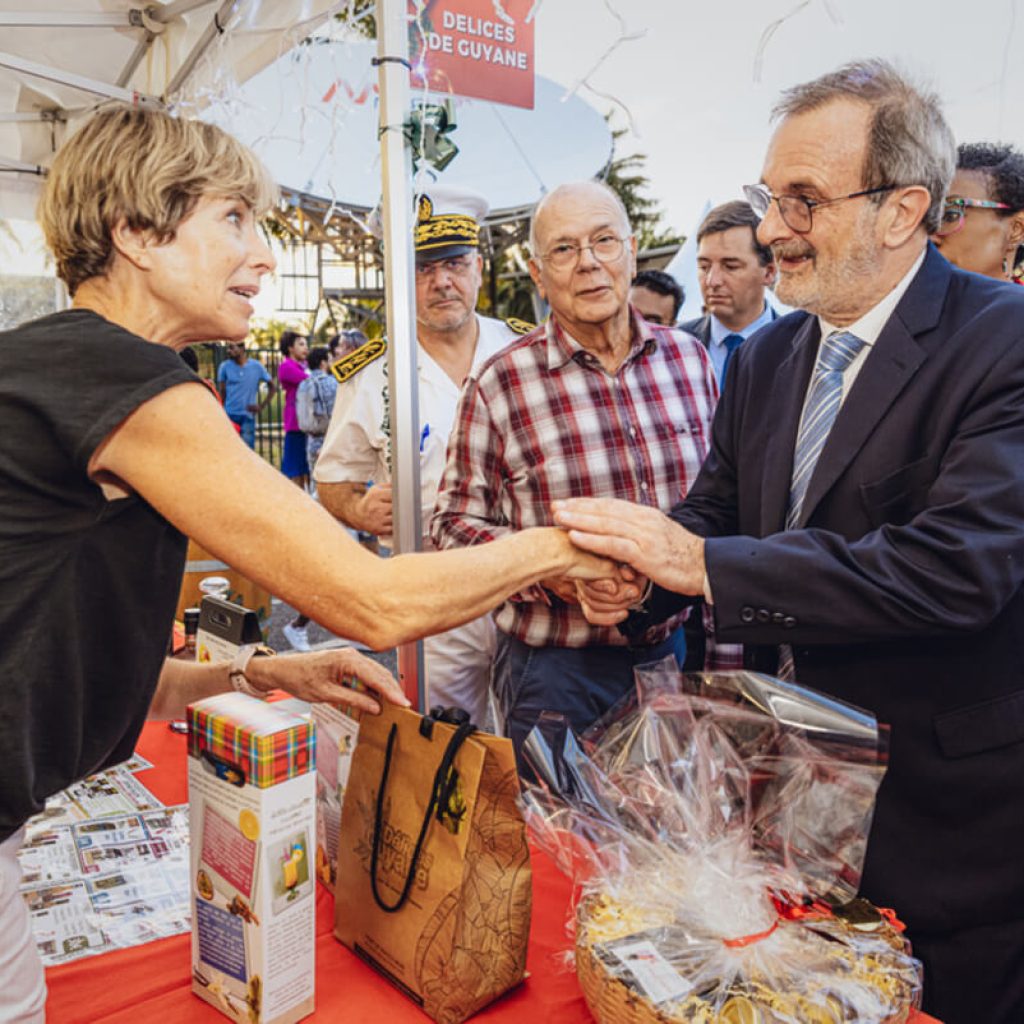 Visite du marché de noël de Guyane de Jean-François Carenco, ministre de l’Outre-mer - Photo ©Jody Amiet