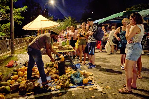 marché nocturne du gosier lou denim production locale